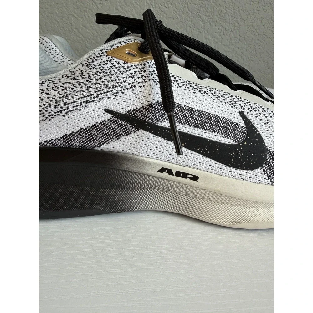 Nike Air Winflo 11 SE Mens US 9.5 White Black Metallic Gold HQ7975-100
